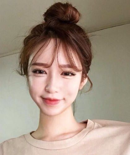 国王向她俯首作者：白日梦羊