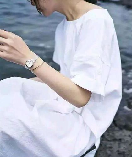 【红袖热文】《疯批美人有小岛，年代大佬宠上心》简清伊